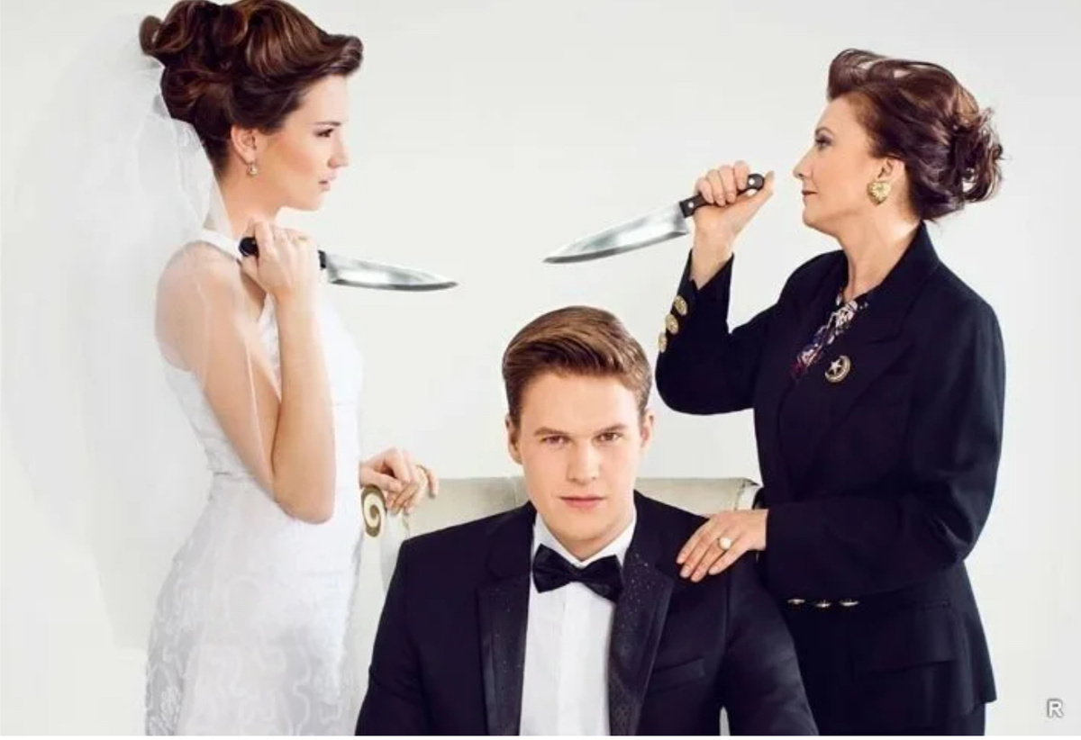 — «Я же говорила, что у тебя руки не из того места растут», — прошептала она в камеру, цитируя свекровь.