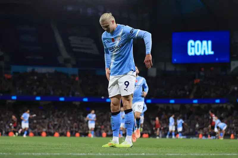 Холанда не остановить, «Манчестер Сити» идёт вторым