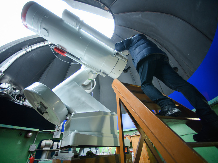 Известный ученый заявил о приближении к Земле огромного внеземного аппарата.