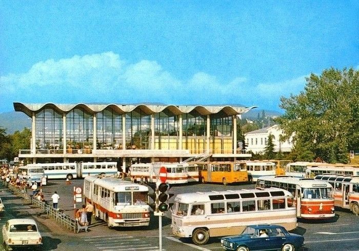 Бриллиант в короне: Минфин предлагает приватизировать городские автоколонны только вместе с транспортом