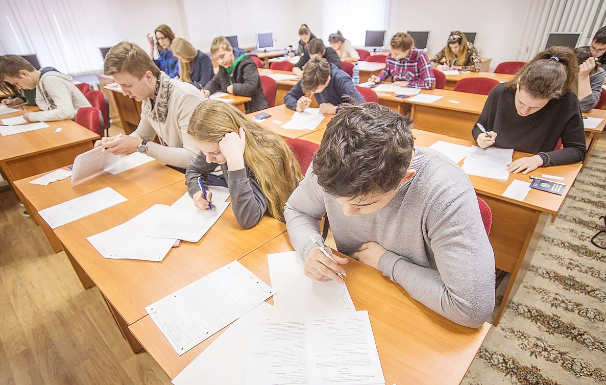 Обсуждается возможность отказа высших учебных заведений от приёма абитуриентов с тройками в аттестате