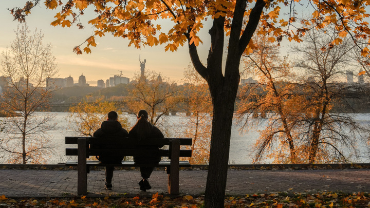 Больше половины украинцев говорят между собой на русском языке.