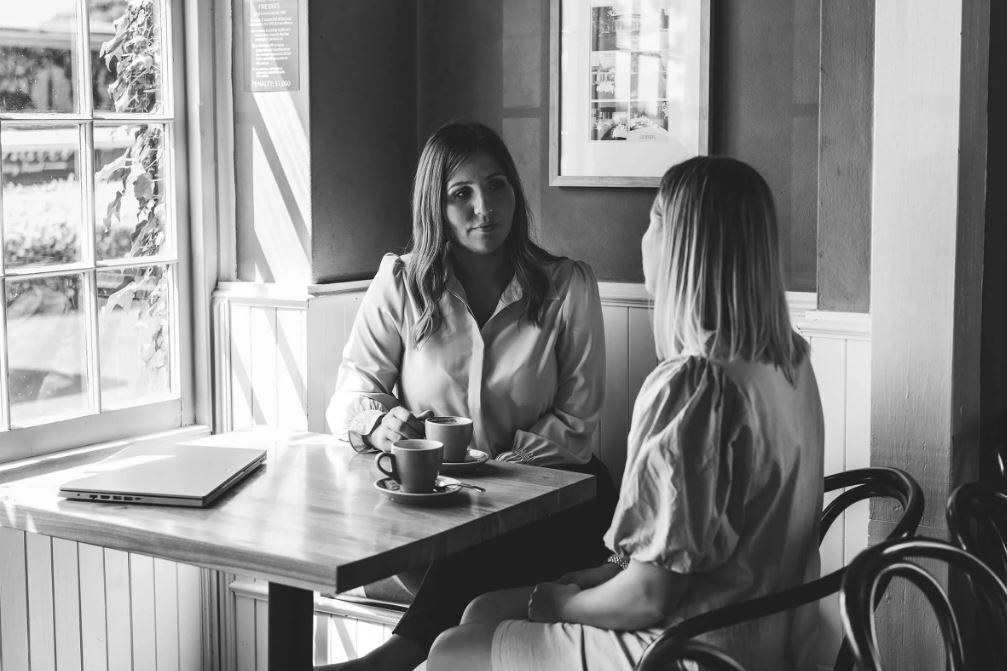 ⏰ "Ты где пропала?" — когда дружба превращается в обязанность