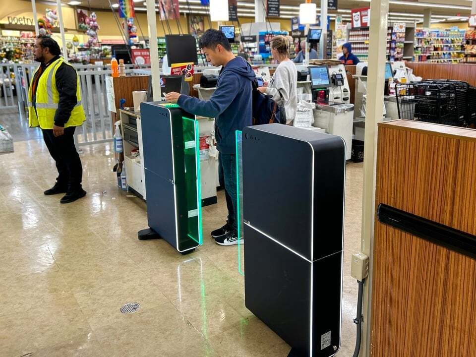 Зашёл в магазин и остался в нём «навсегда»: американский способ борьбы с кражами на примере сети магазинов «Safeway»