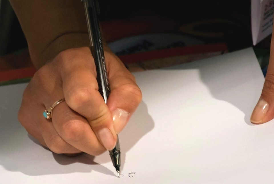 Одна небрежная подпись может оставить вас без квартиры. Разбираем на реальном примере, как это происходит