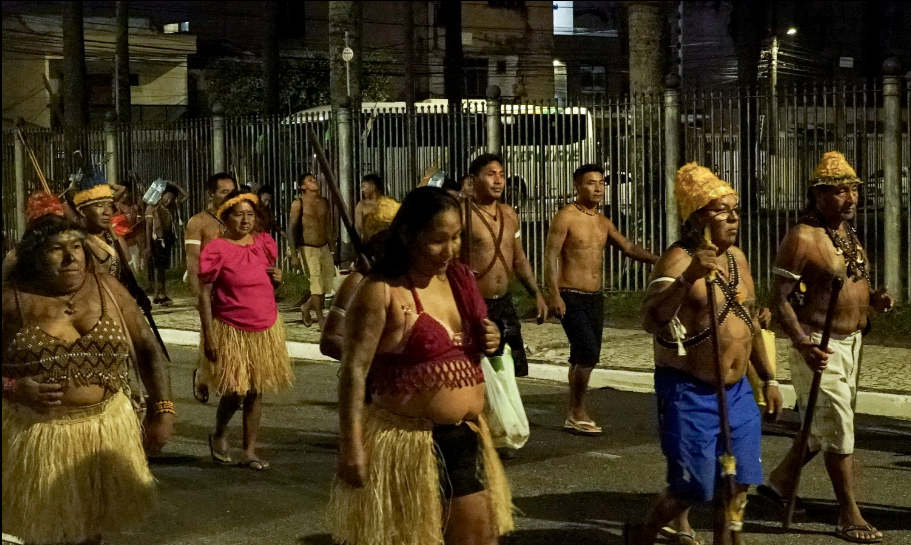 Климатические протесты возобновились на COP30, прошедшей в демократической Бразилии