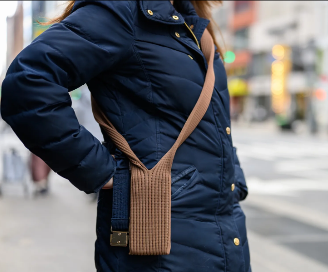 Тканевый чехол Apple для iPhone за 230 долларов уже распродан — вот какой он