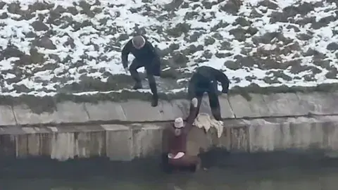 Героический поступок матери по спасению своего ребенка!