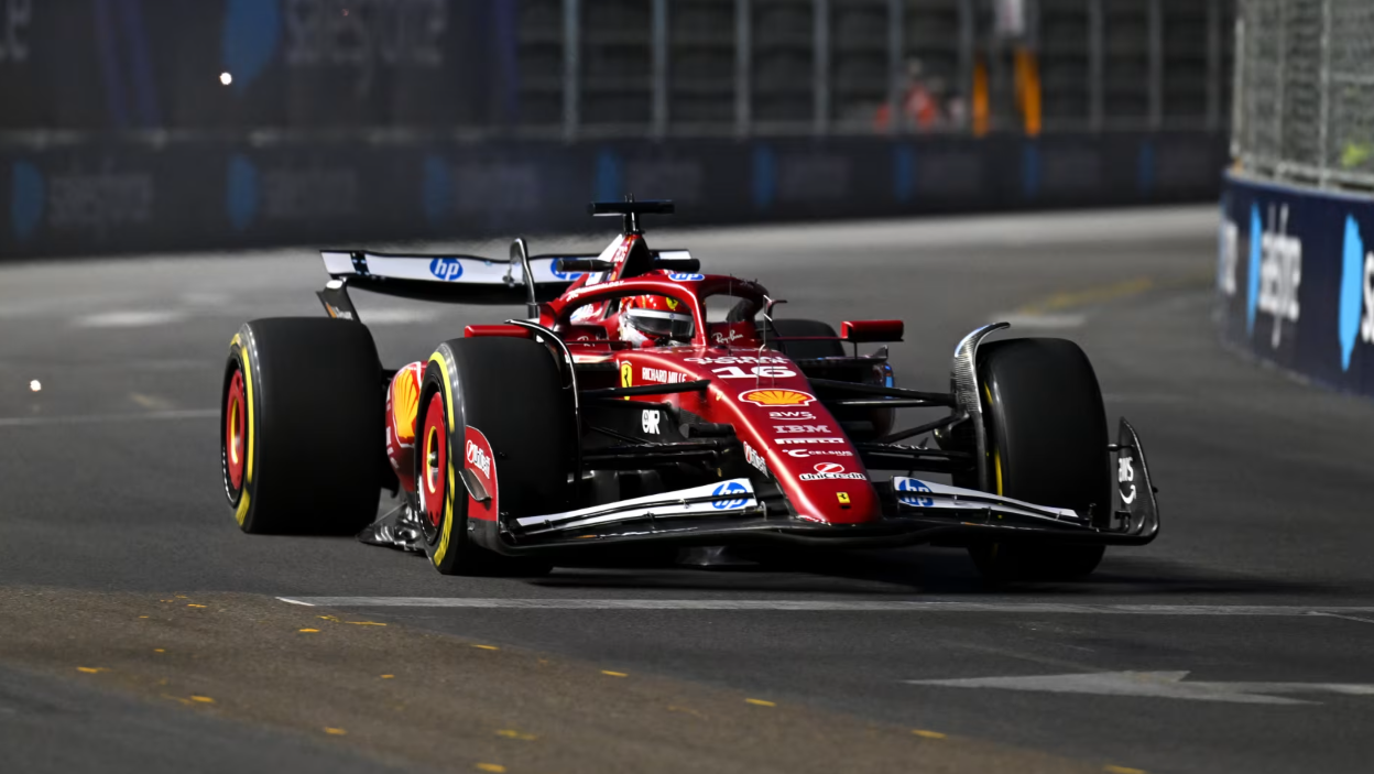 FP1: Леклер возглавляет протокол практики в Лас‑Вегасе, опередив Албона и Цуноду