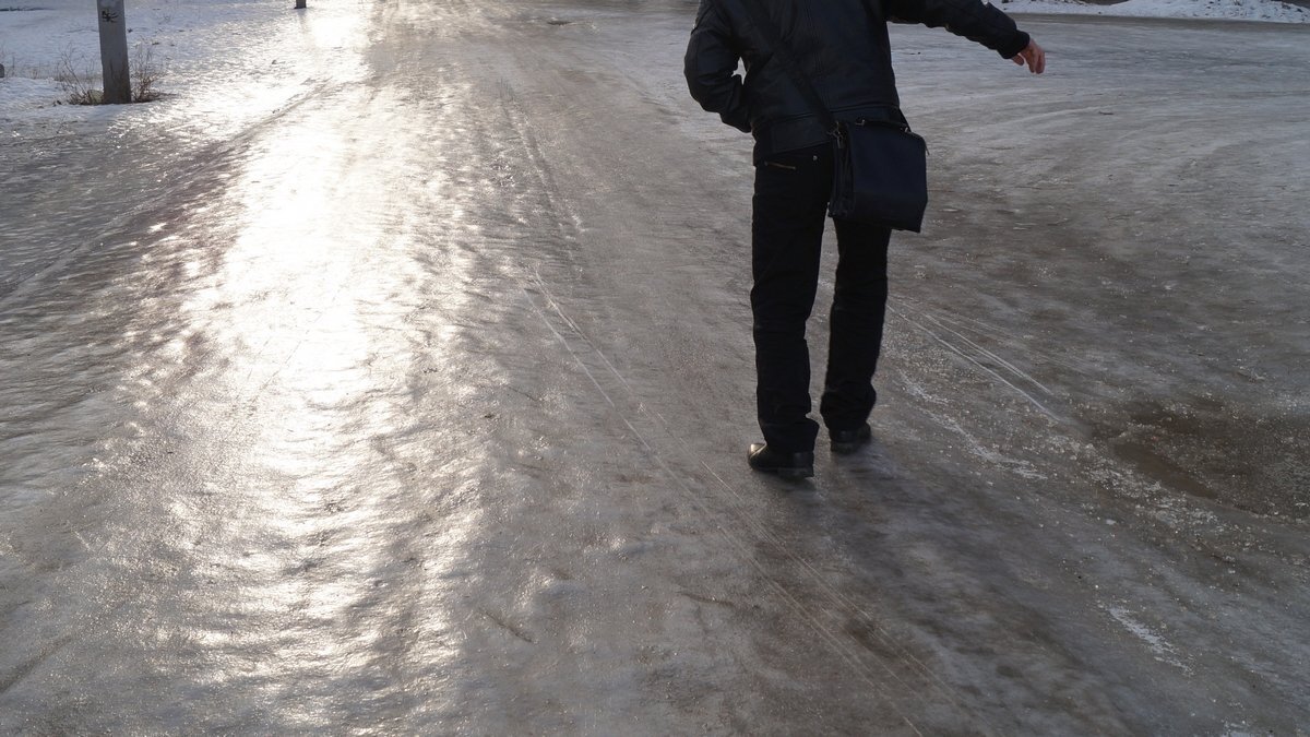 Поскользнулся на гололёде? Рассказываю, как получить компенсацию