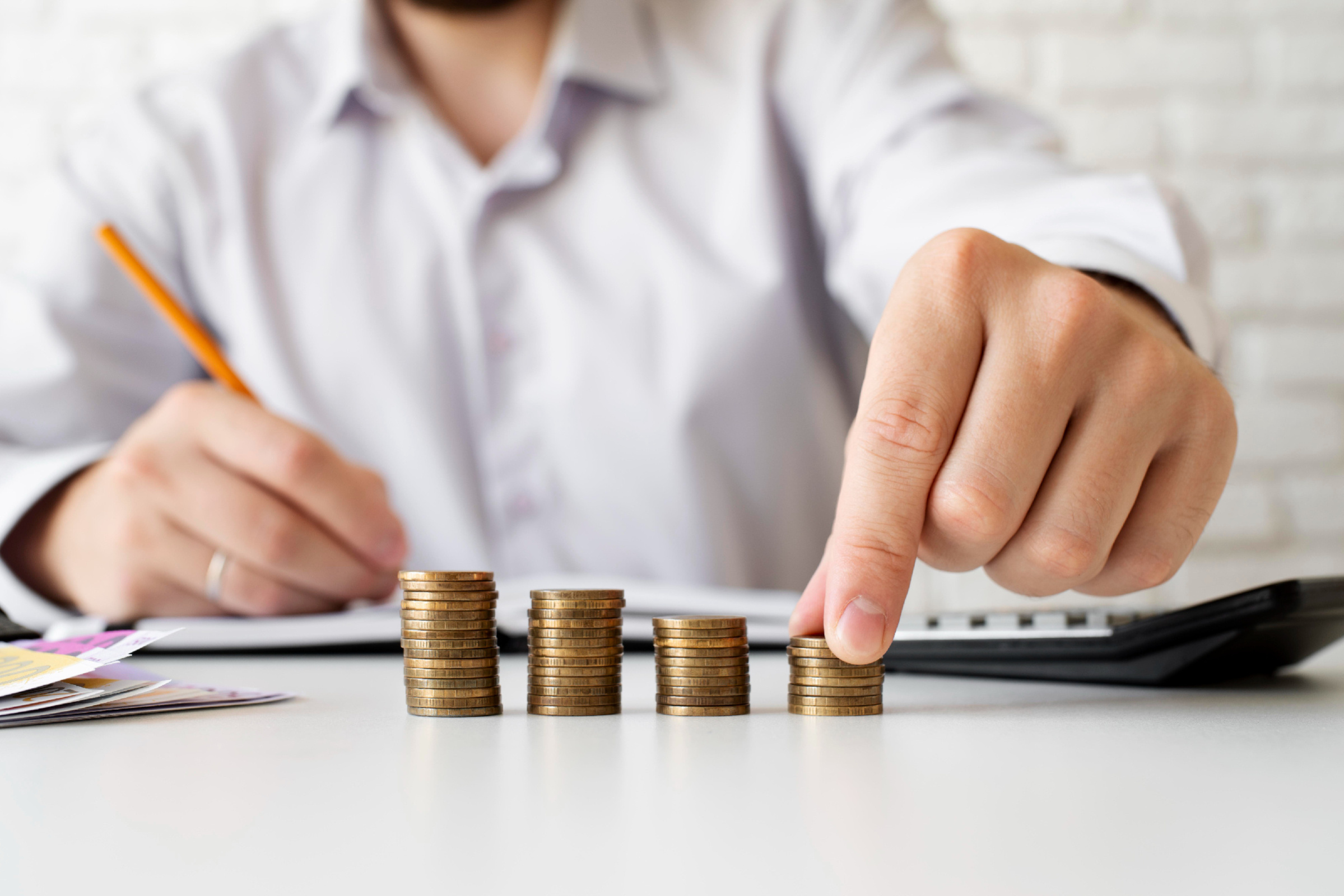 Индексация зарплат с 1 октября 2025: кому и насколько повысят зарплату?