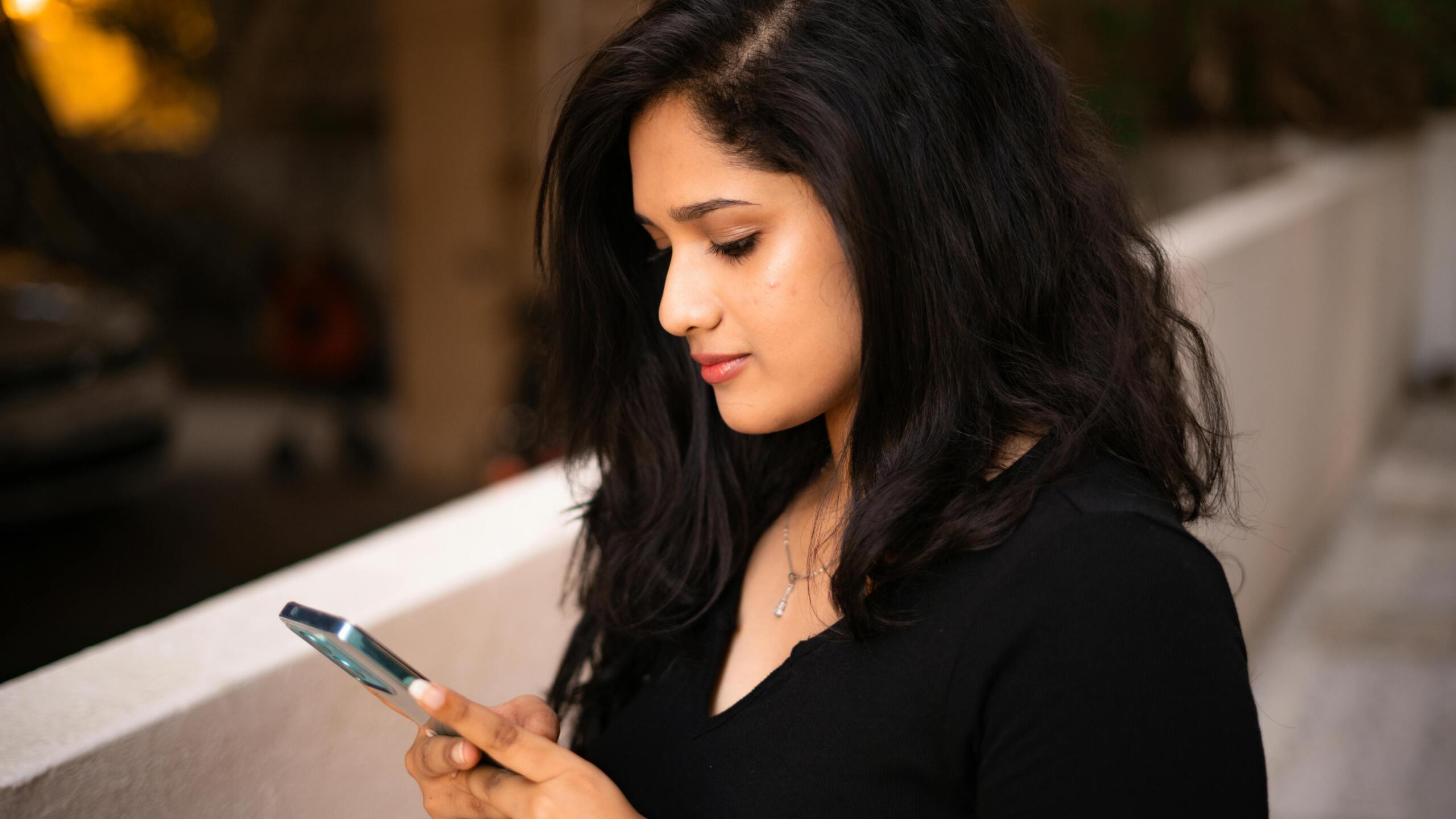 Почему мы проверяем соцсети каждые 5 минут — и как это остановить