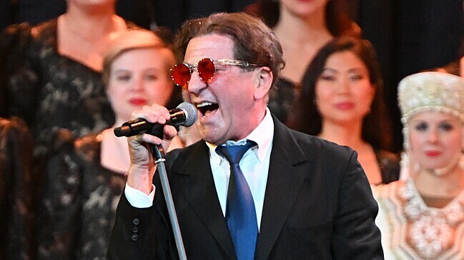 Новогодние гонорары звезд: сколько зарабатывают Лепс, Кадышева и другие артисты