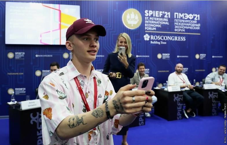 🍒Даня Милохин. Не легка жизнь на чужбине