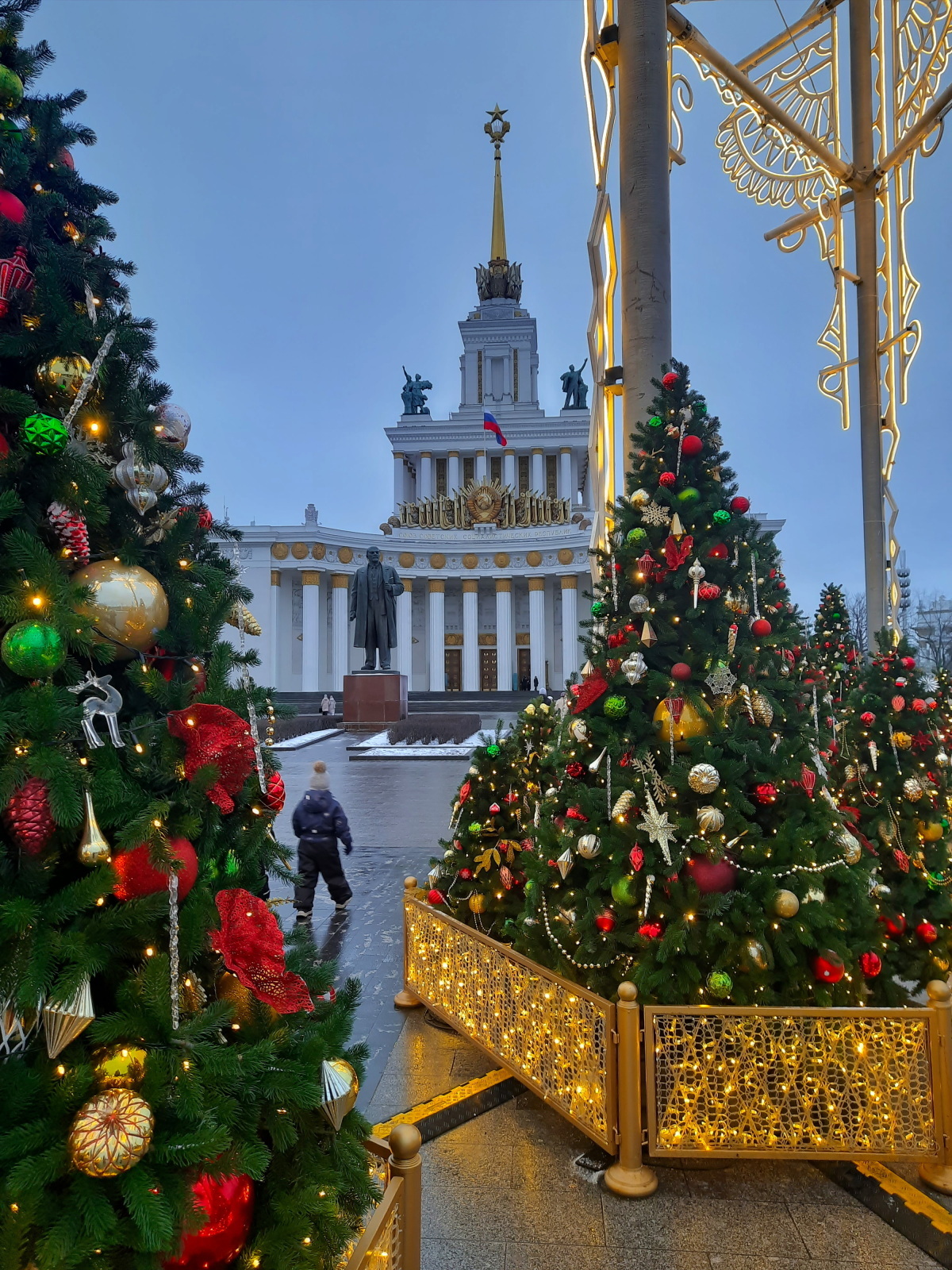 Хождение по ёлкам-2. ВДНХ