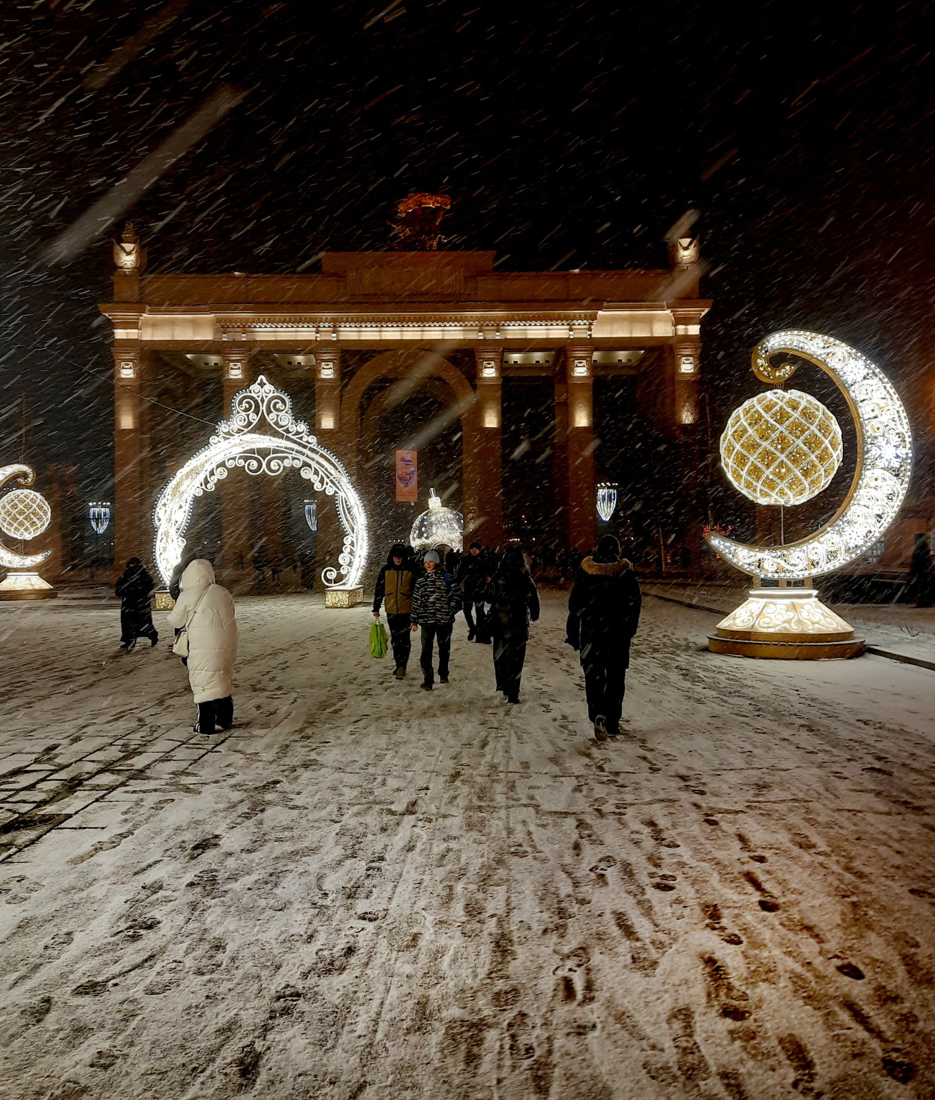 Хождение по ёлкам-2. ВДНХ