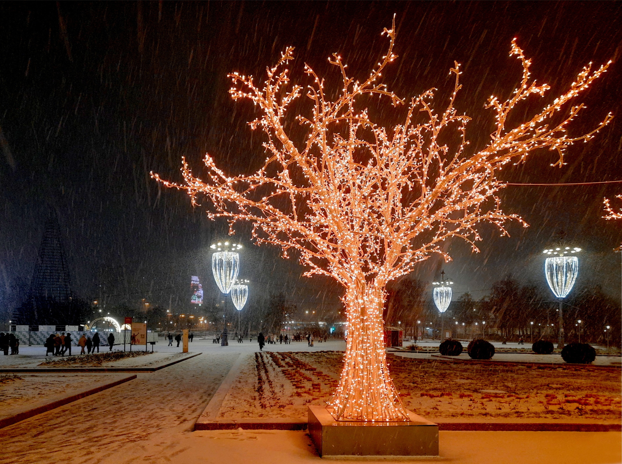 Хождение по ёлкам-2. ВДНХ