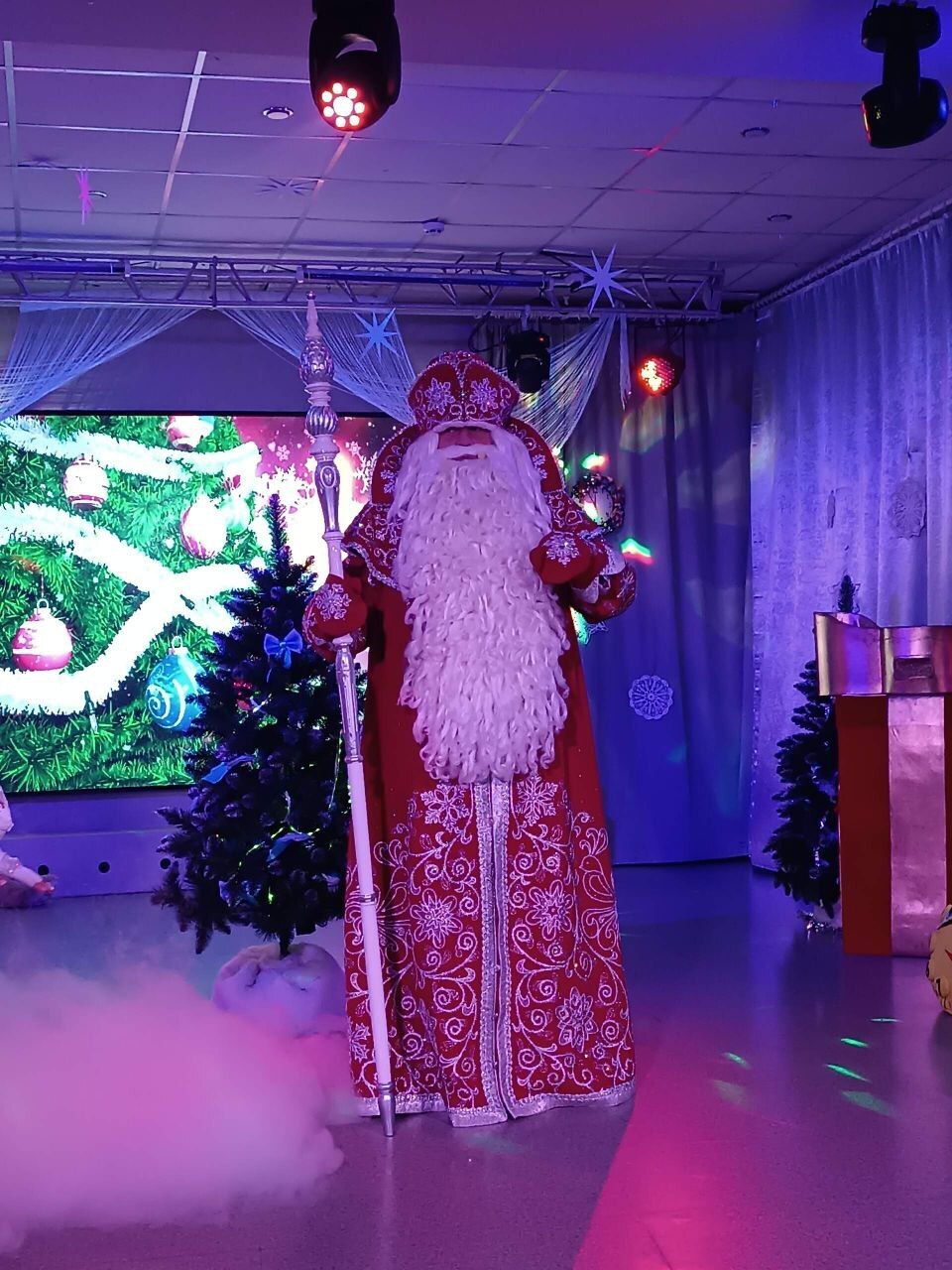 С Новым, 2026, годом! Наливаю и угощаю необычным напитком!