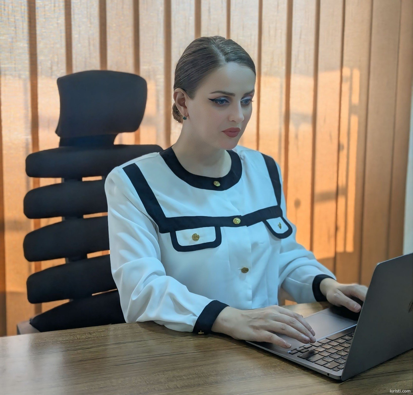 Бизнес-юрист в Грузии (Тбилиси): корпоративное право, инвестиции, недвижимость и ВНЖ для иностранцев