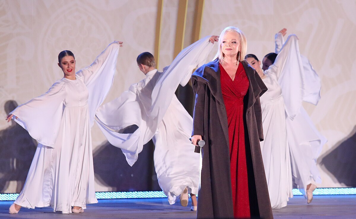 От Ларисы Долиной отвернулся ещё один человек: раньше их связывало многое