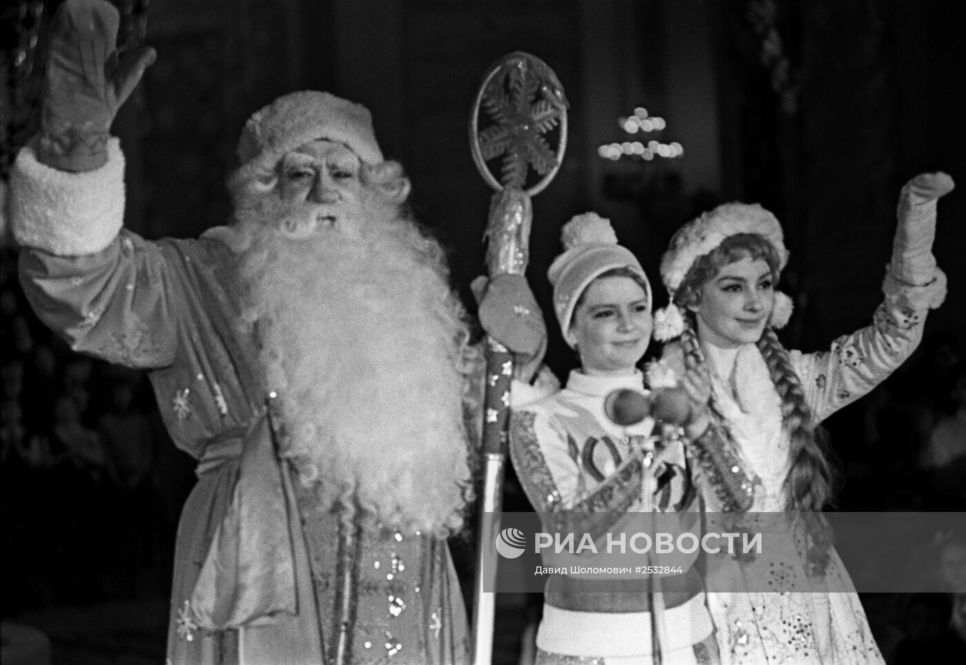 Новогодние традиции: как менялся праздник от древности до наших дней