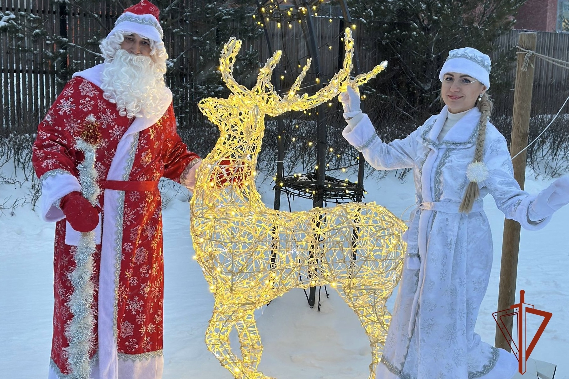 «Дед Мороз специального назначения» продолжает радовать детей в Новосибирске «Дед Мороз специального назначения» продолжает радовать детей в Новосибирске