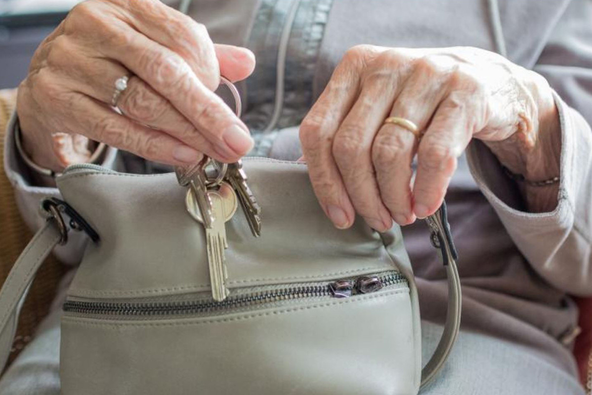 Бабушки-мошенницы изобрели новую схему возврата проданной квартиры