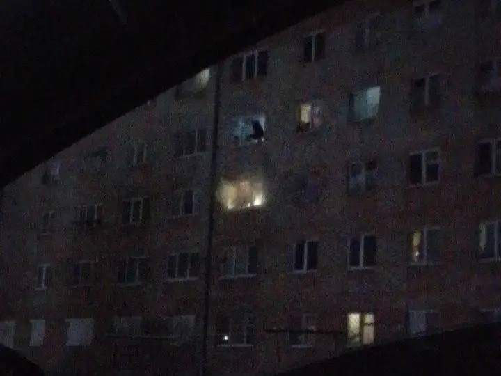 🔥В Асбесте мама скинула младенца из окна четвертого этажа , чтобы спасти от пожара.