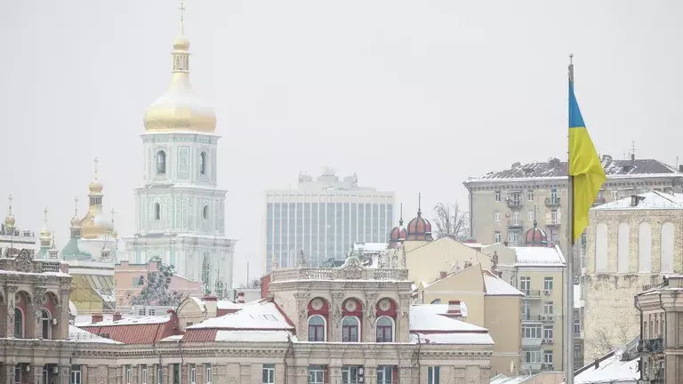 В Киеве бушует скандал вокруг мирного договора, стал вопрос: кто же возьмет на себя ответственность и подпишет этот документ?