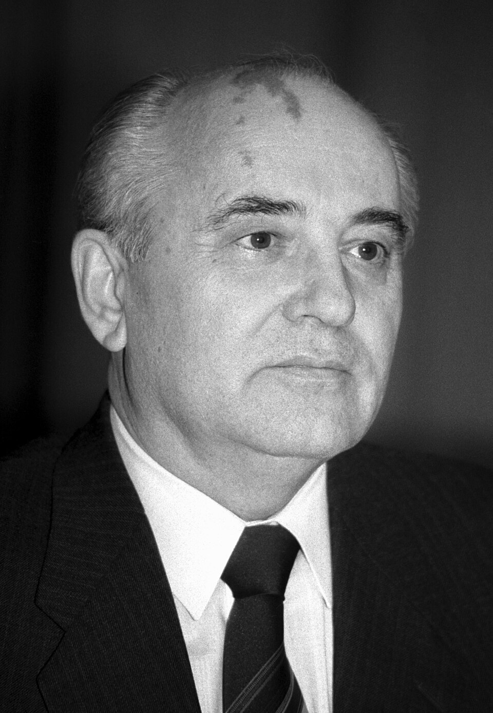 Это правда, что большие начальники и руководители, живут больше или подольше обычного человека? Или обычный человек живет меньше начальников?