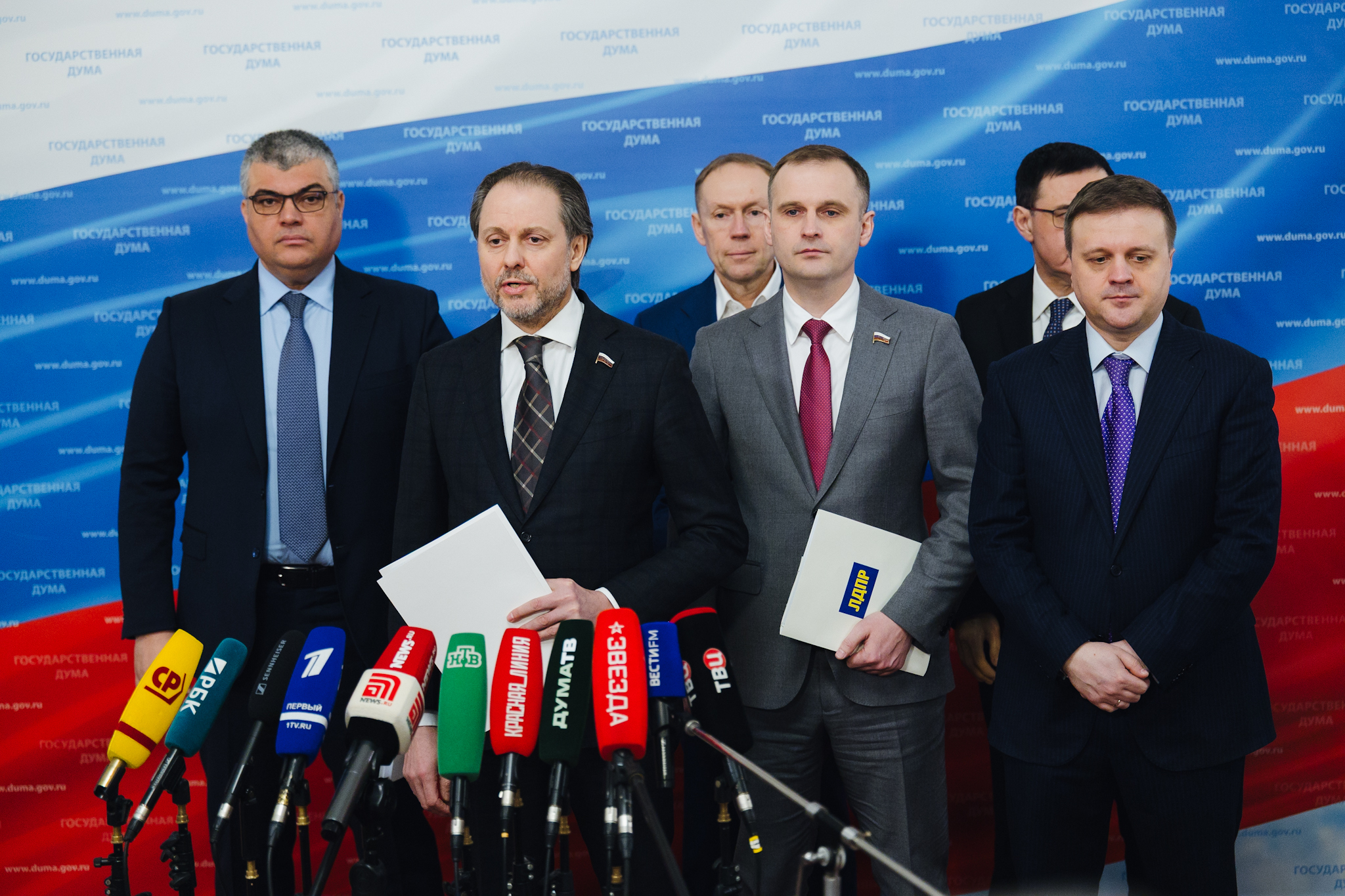 Великий сыск "Перед выборами": "Все фракции, кроме ЛДПР, выступили против повышения тарифов ЖКХ"