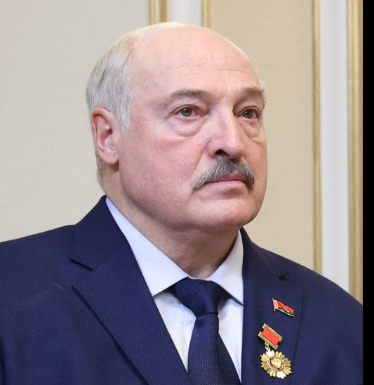 «Чтобы не бахнул "Орешник", вы к нам не лезьте». Лукашенко дал совет Украине и НАТО