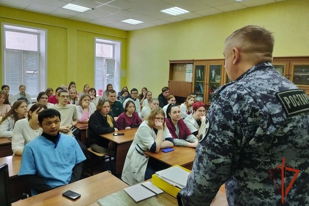 В Новосибирской области сотрудники вневедомственной охраны Росгвардии проводят профориентационные мероприятия для студентов В Новосибирской области сотрудники вневедомственной охраны Росгвардии проводят профориентационные мероприятия для студентов
