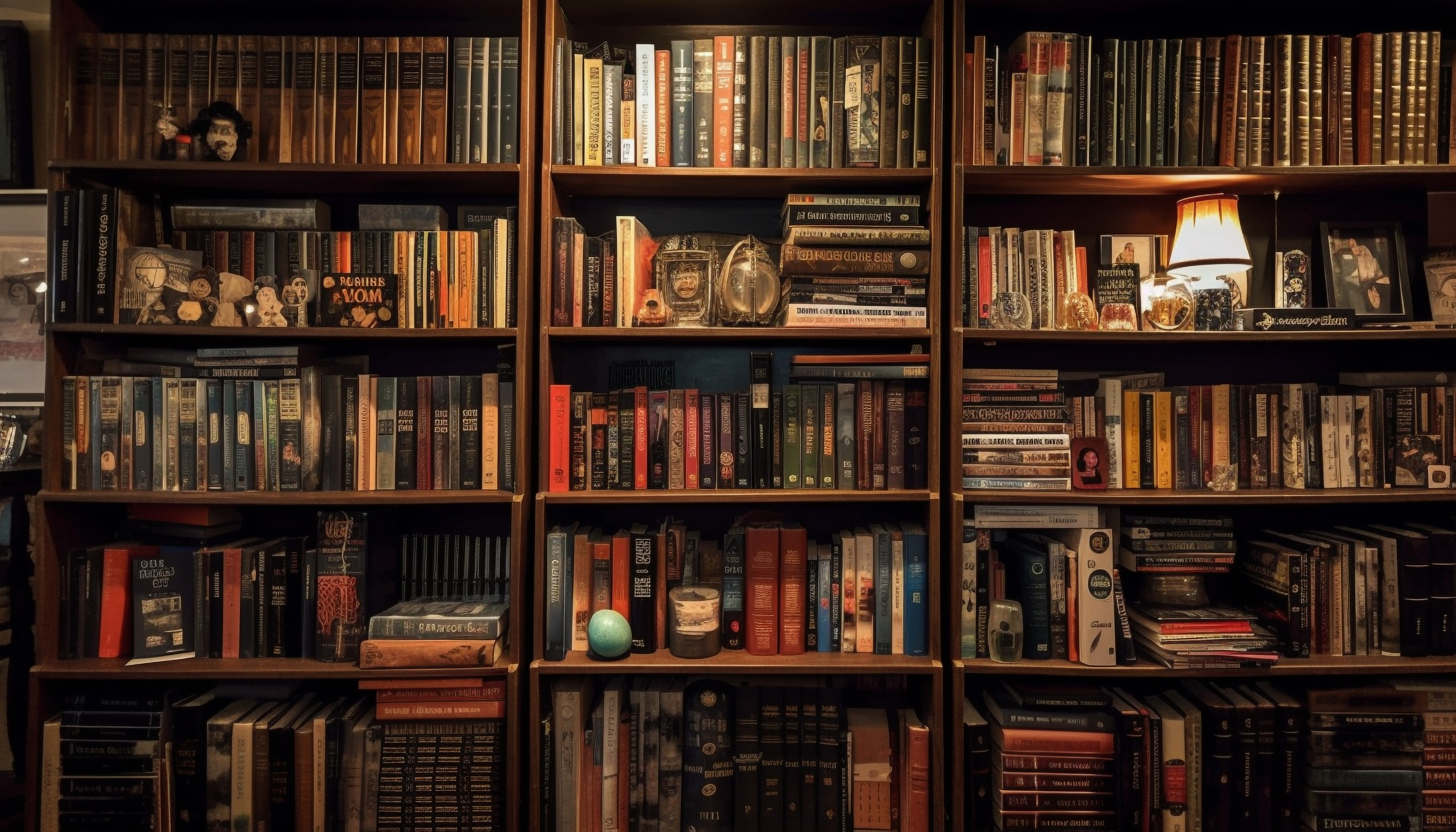 Эта писательница покорила мир и меня в том числе: её книги — это настоящий квест для мозга
