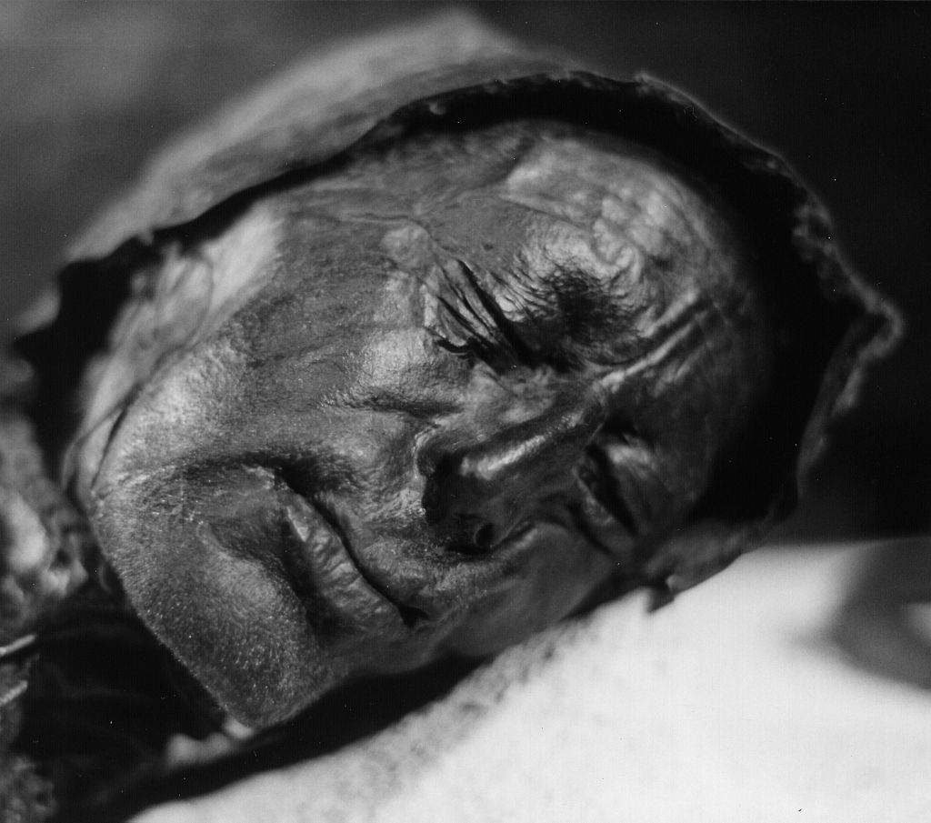 Мужчина, повешенный 2300 лет назад: история и загадки сохранения