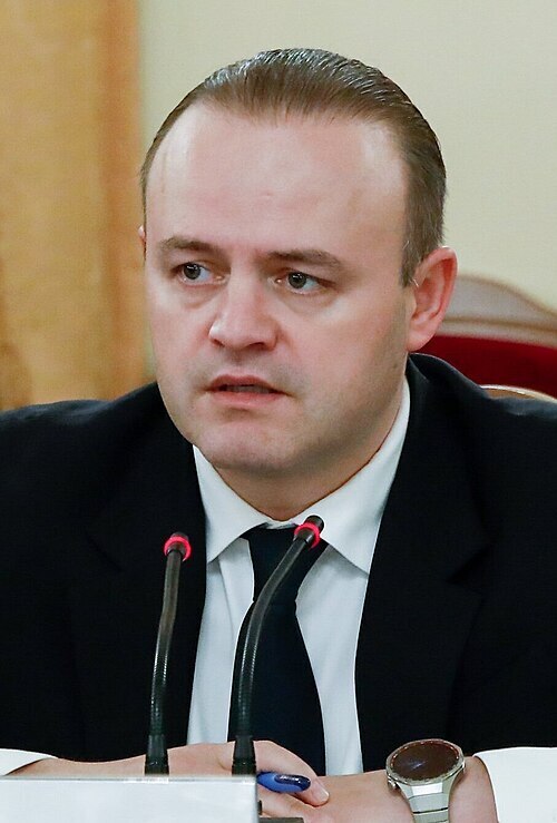 Интернет для бедных: Оппозиция лает, а караван Минцифры всё равно идёт