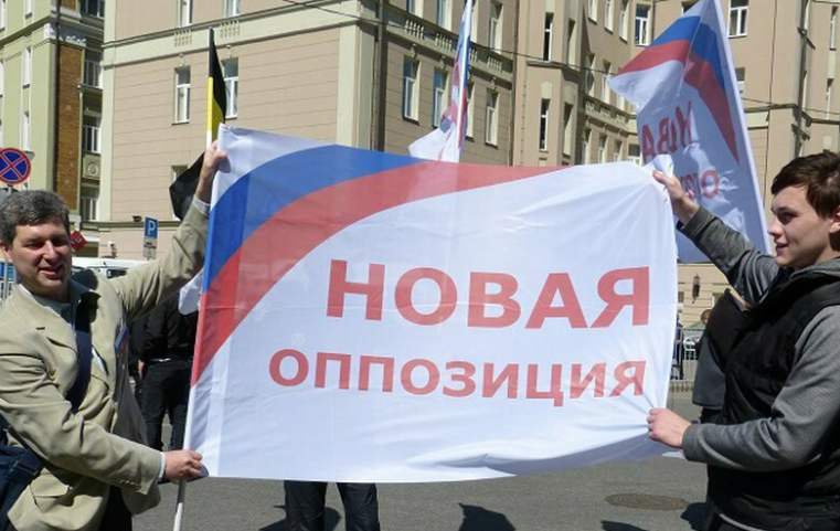 Интернет для бедных: Оппозиция лает, а караван Минцифры всё равно идёт