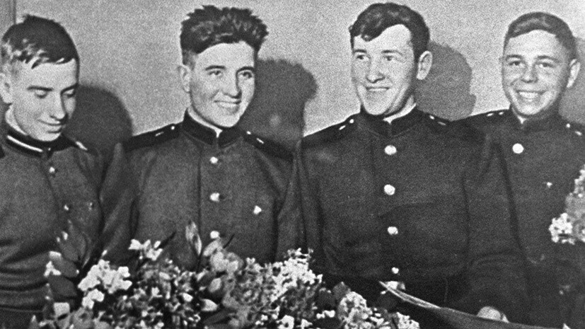 Невероятное выживание: 49 дней в океане на дрейфующей барже.