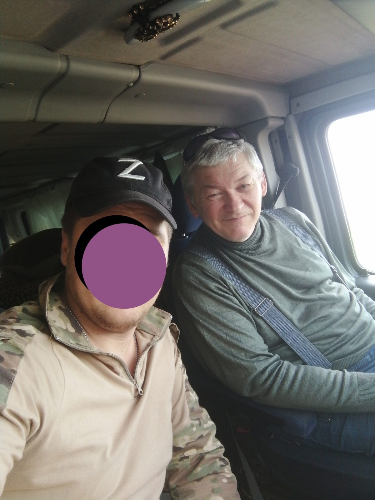 «“Пусть будет мирное небо” — история Александра Козырева, который ехал к бойцам один, чтобы напомнить миру: мы не забыли»