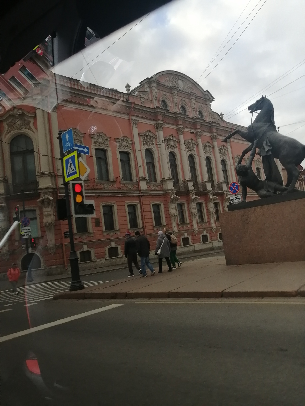 7 утра. Привычным маршрутом