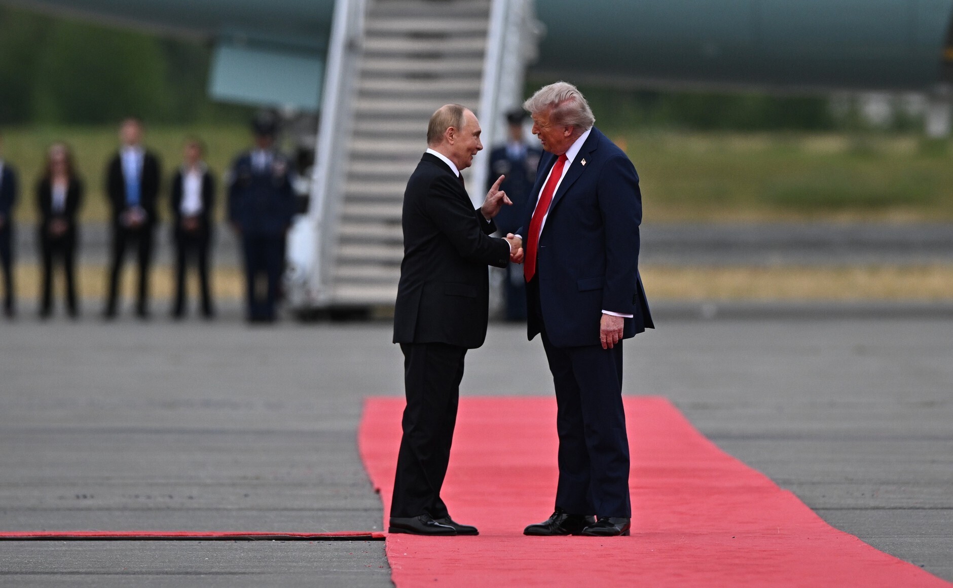 Сроки перемирия ко Дню Победы будут объявлены: итоги переговоров Путина и Трампа