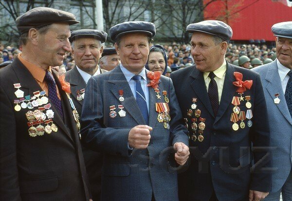 Красная ленточка Великой Победы