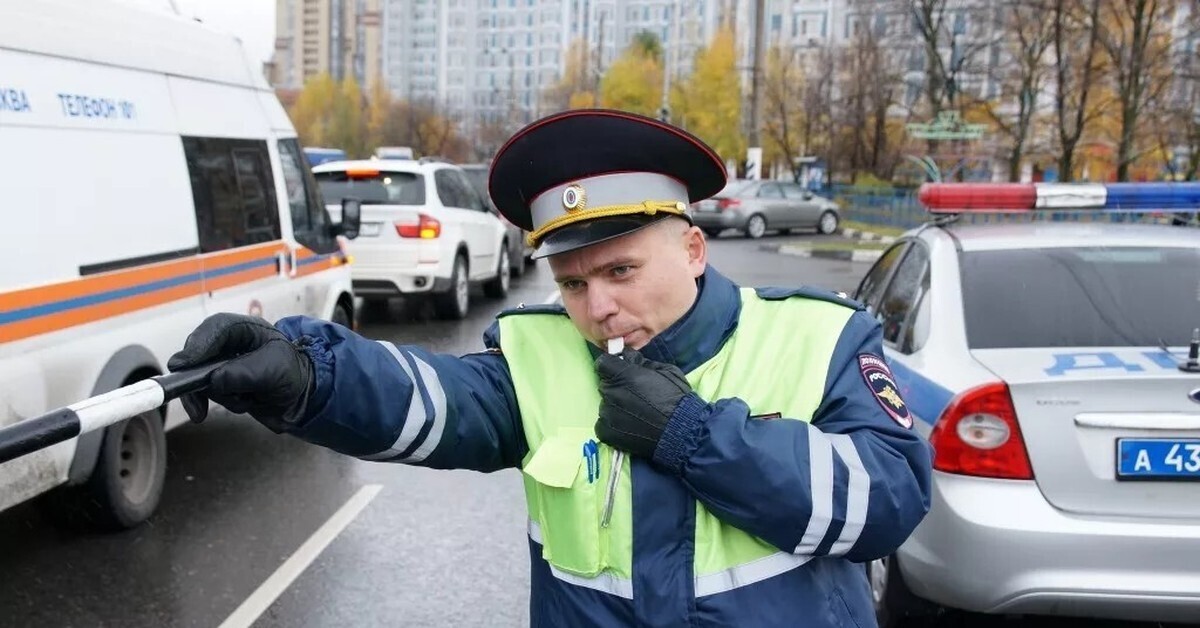 Минимизировать остановки авто для общения с дорожными полицейскими
