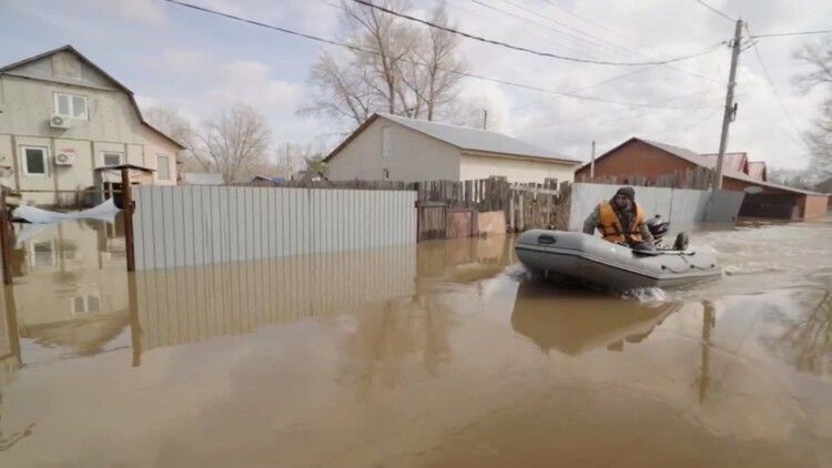 У природы нет плохой погоды, зато есть обязательная страховка.Обязательная страховка жилья от ЧС может появиться в России