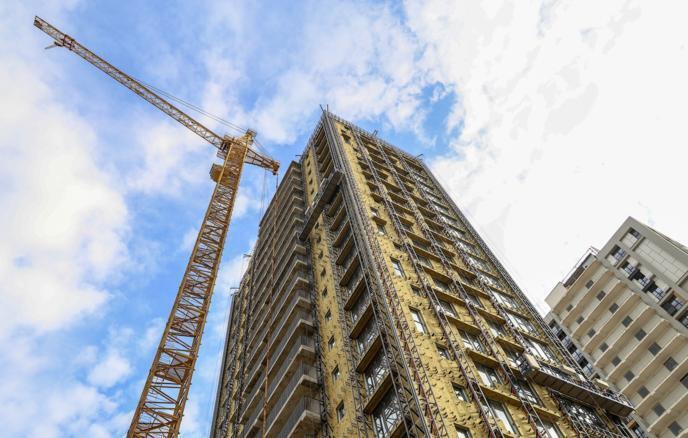 В Государственной Думе внесли инициативу о приобретении непродаваемых новостроек с целью поддержки социально незащищённых граждан.