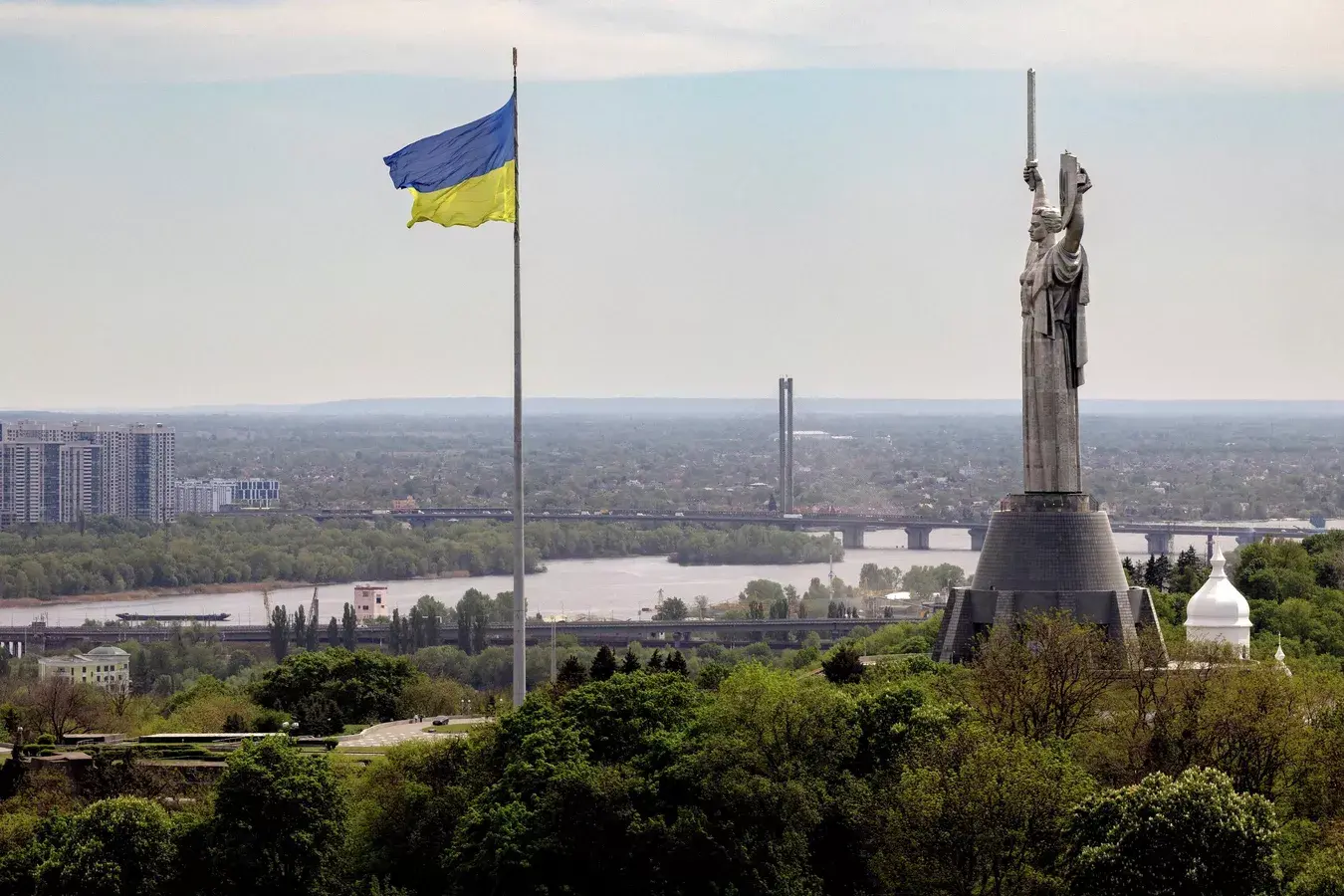Смена власти ускорится". В США испугались происходящего на Украине