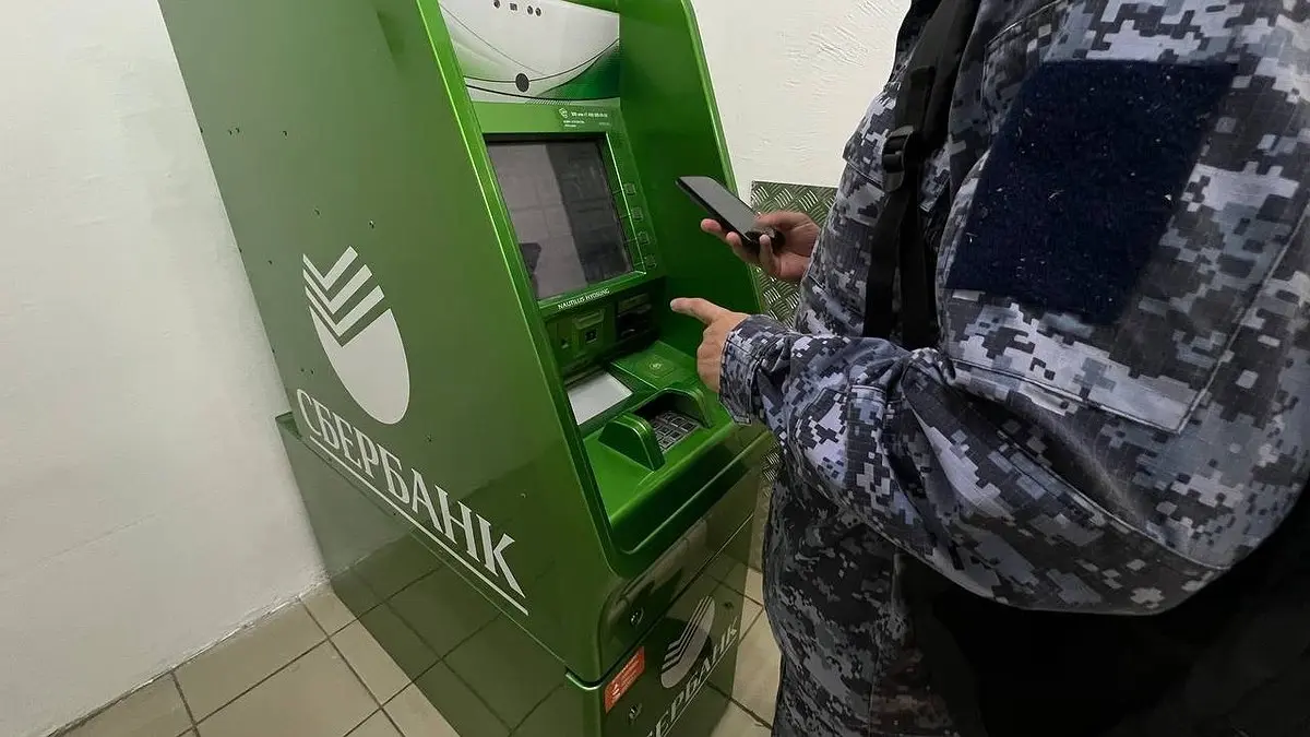 Новый закон с 14 июня обяжет россиян идти к банкоматам. Кого коснутся предстоящие блокировки?