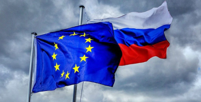Исторический прецедент в Брюсселе: ЕС впервые продлил санкции против России сразу на год. Чем это грозит нашей экономике?