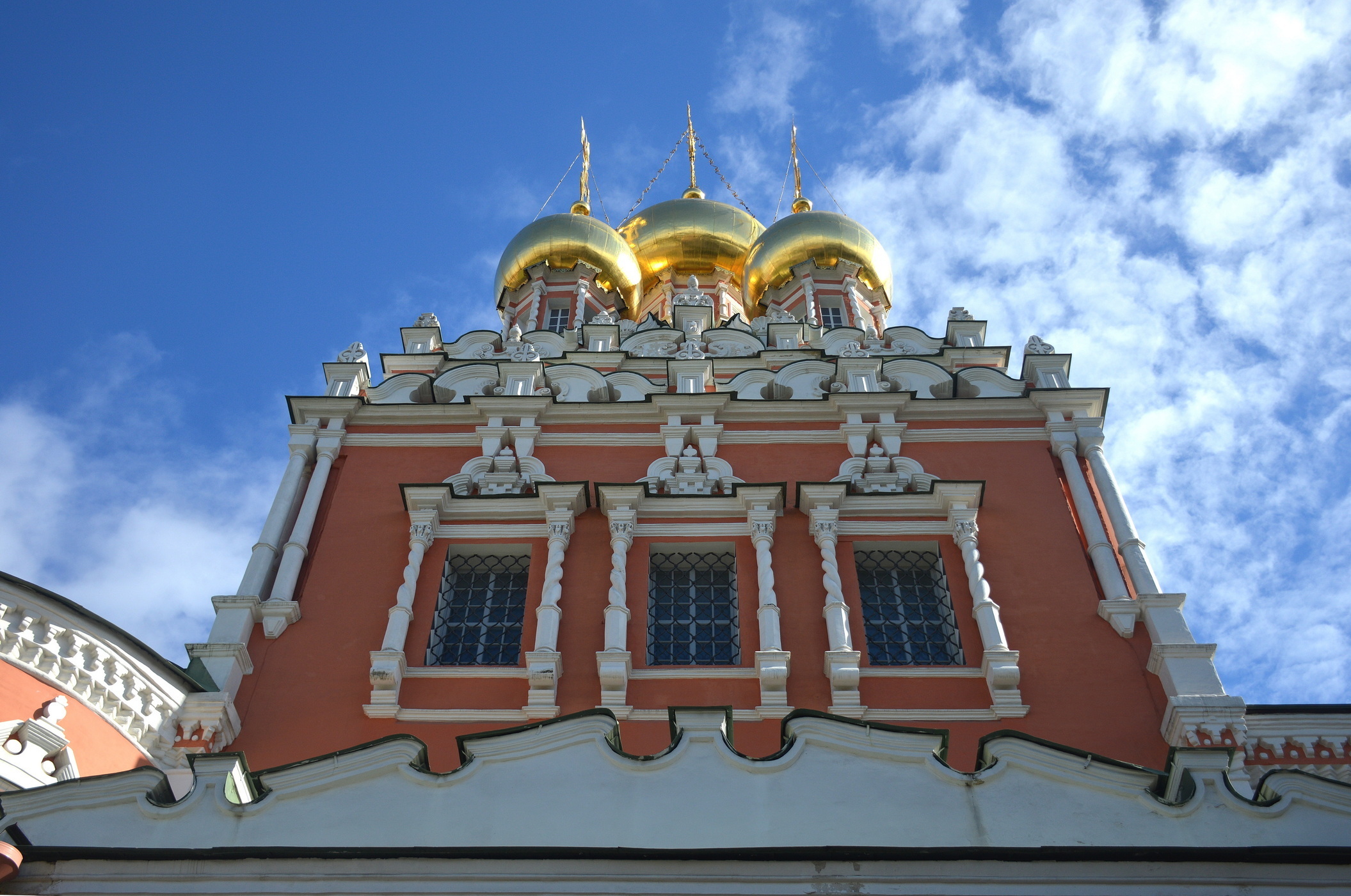 Храм Воскресения в Кадашах: красота и боль