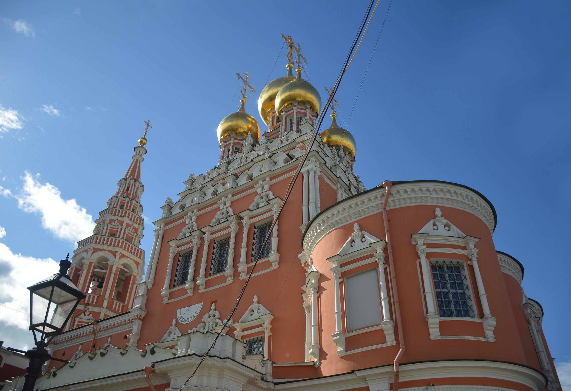 Храм Воскресения в Кадашах: красота и боль